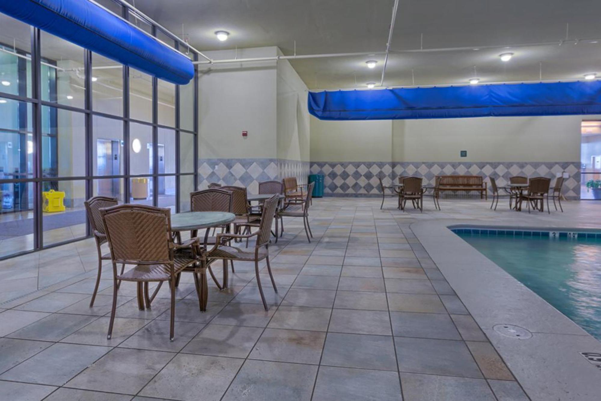 Phoenix West Orange Beach Room photo