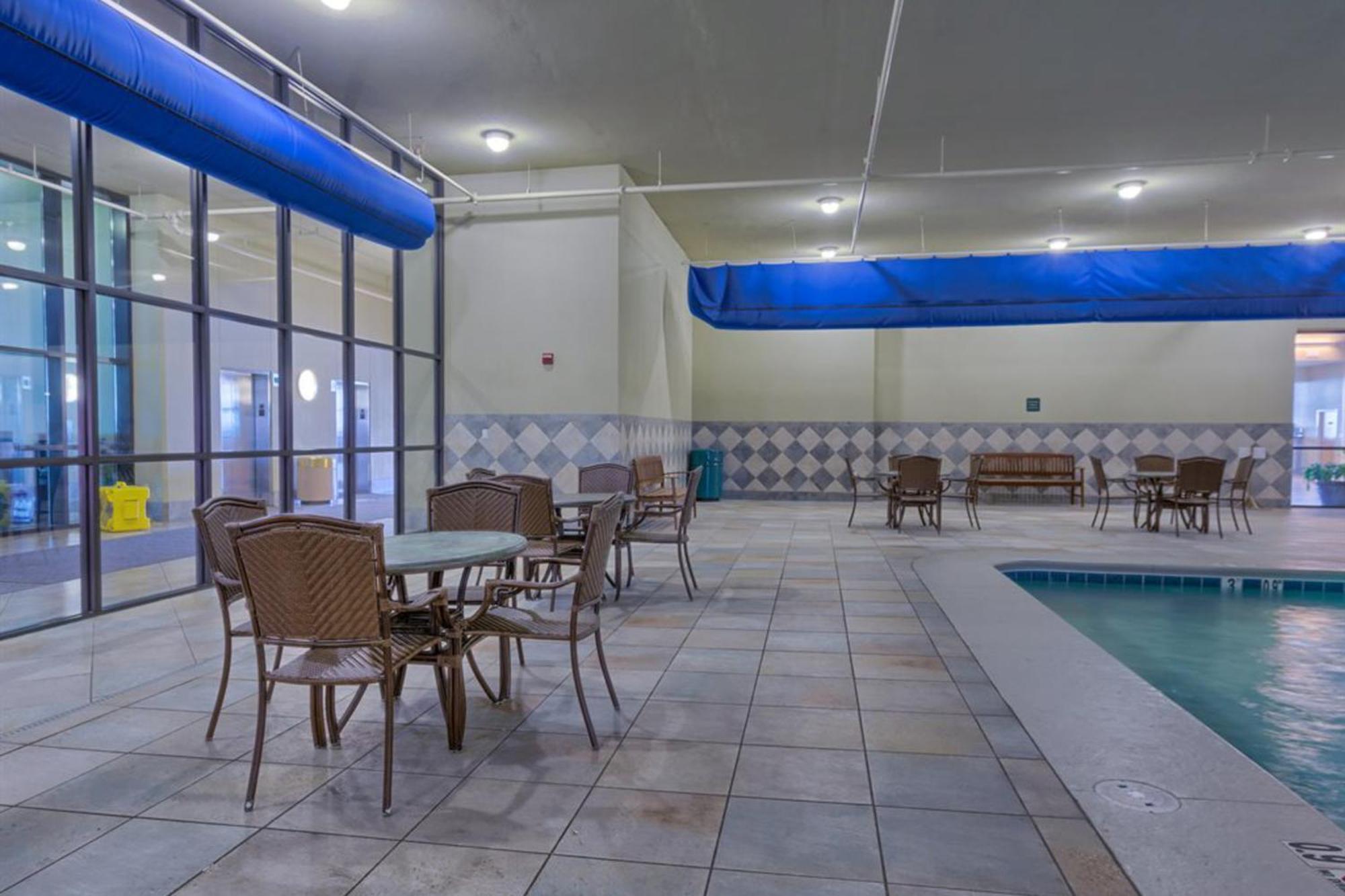 Phoenix West Orange Beach Room photo